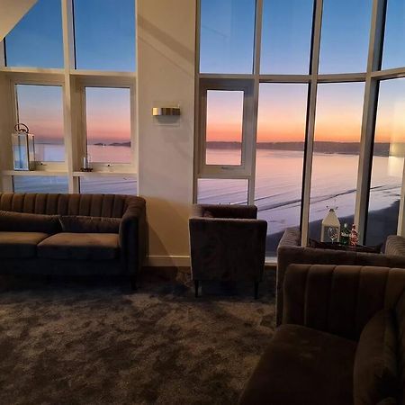 The Panoramic - The Finest Apartment In The City - By Tifa Stays Σουόνσι Εξωτερικό φωτογραφία