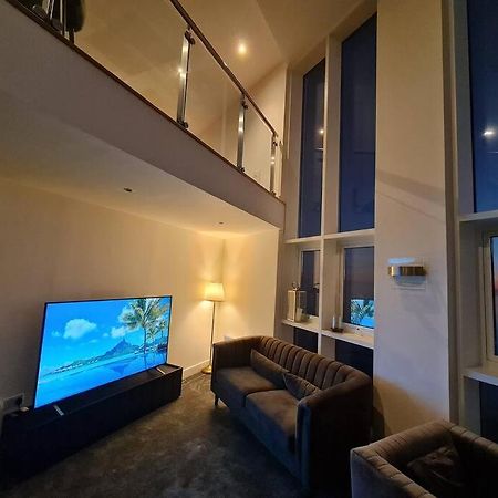 The Panoramic - The Finest Apartment In The City - By Tifa Stays Σουόνσι Εξωτερικό φωτογραφία